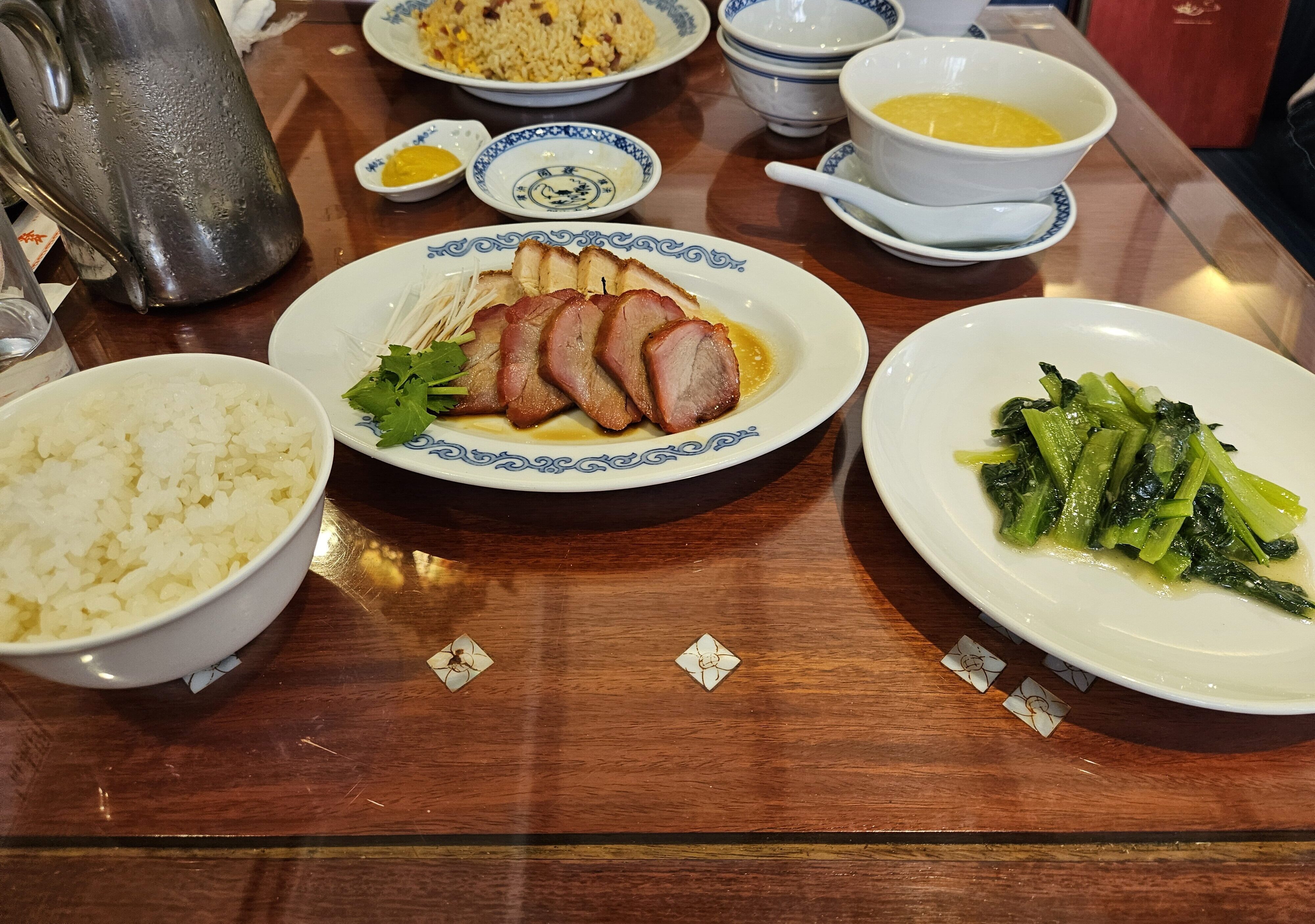 中華菜館 同發本館で食べた広東風焼き物